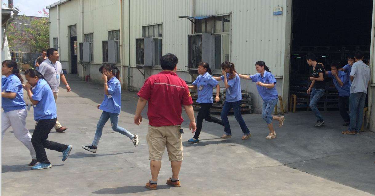 火灾面前人人会逃生！燕罗街道这场培训现场传授逃生技能