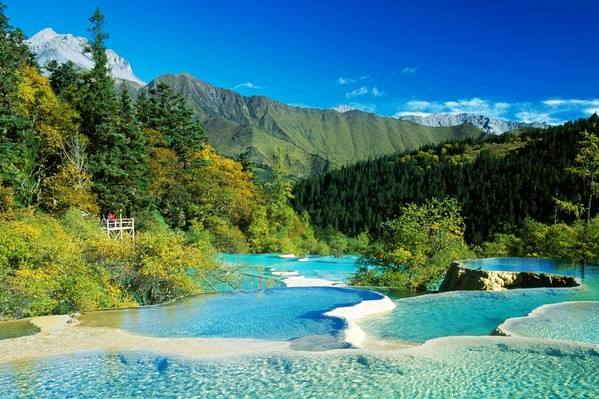 2017上半年中国旅游全线飘红 国内游超预期出入境双增长
