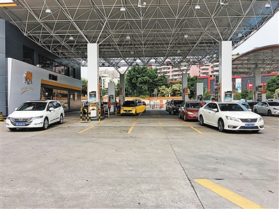 宝安交警1日起严查油站违停 最高可罚2000元