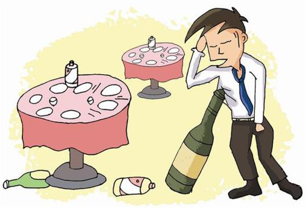 醉汉“撒酒疯”踢坏十余辆车被拘留