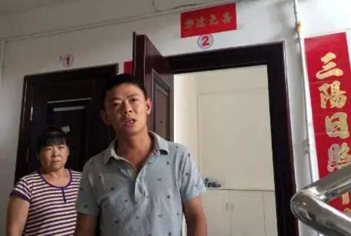 装修完入住20多天 邻居来敲门:对面才是你家