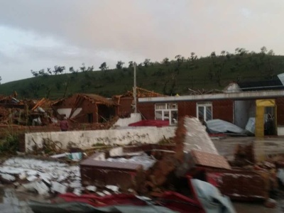 内蒙古赤峰遭龙卷风等恶劣天气 已致5死20伤