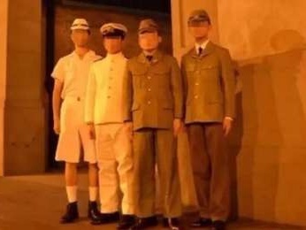 4名男子着日军制服合影 上海四行仓库抗战纪念馆回应