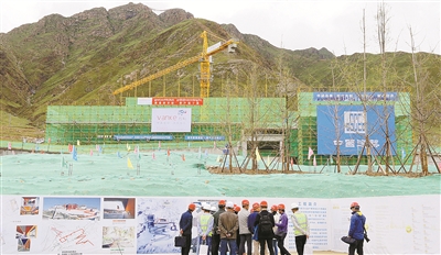 雪域高原挺起文化新地标：西藏首个