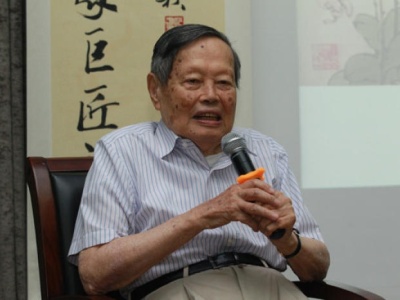 30余名院士为95岁杨振宁祝寿 欢迎其恢复中国国籍