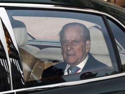 英国菲利普亲王正式退休 不再履行王室公务
