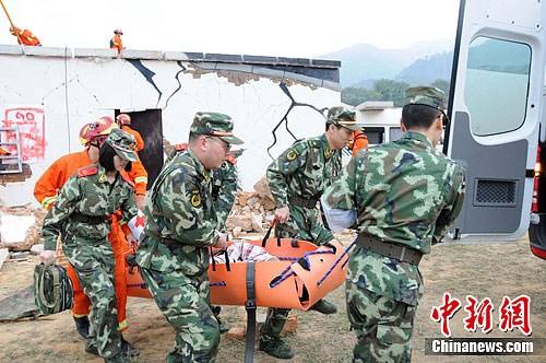 武警部队全力以赴参加抢险救援 出动1383名官兵