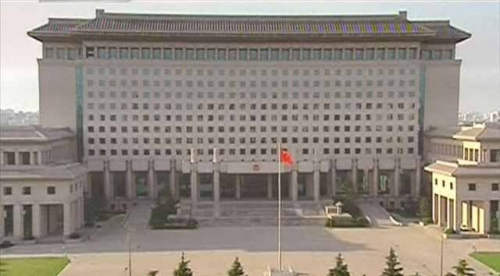 国防部、外交部回应美舰擅入南海：查证识别后警告驱离
