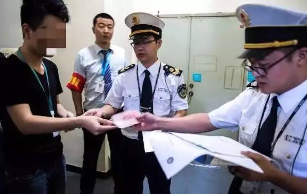还在地铁和公园抽烟？深圳控烟“车轮战”来了！