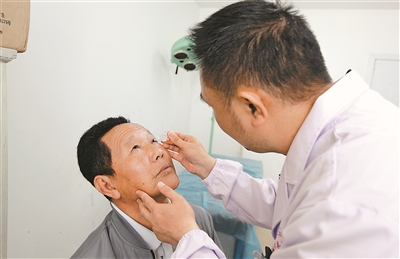 精准医疗扶贫 造福西藏百姓