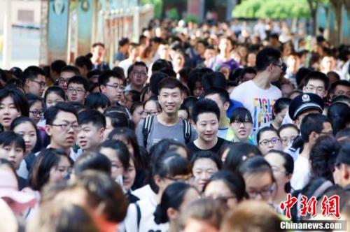开学季！“00后”迎来大学时代