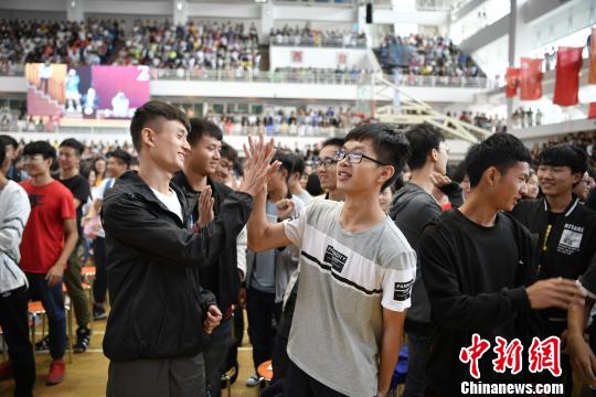 一学期跑120公里！云南一高校给学生定下这个小目标