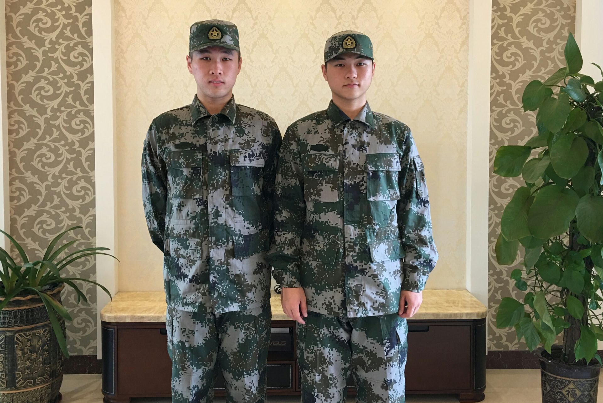 减肥50斤，休学去当兵！东莞这兄弟俩圆了参军梦