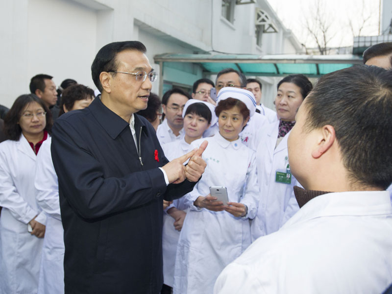 李克强签署国务院令 公布《志愿服务条例》