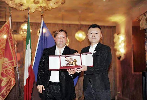 甘坑小凉帽登全球VR高峰 捧威尼斯电影金狮两项大奖