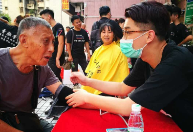 9月的每周一，这群人会在罗湖各社区为您贴心服务