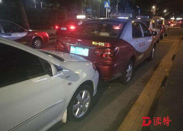 油门当刹车！福田男子醉酒驾驶致4车连环撞