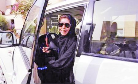 世界上唯一禁止女性驾车国家:现解除妇女驾车禁令