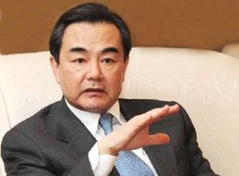 王毅：安倍出席中国驻日使馆国庆招待会是好消息 