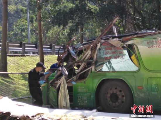 台33死游览车事故侦查终结 司机家属批草率了事