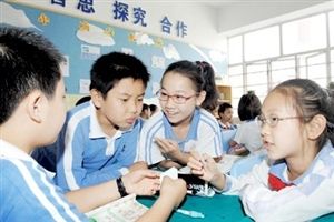 中小学生家庭电子作业多引争议，你怎么看？