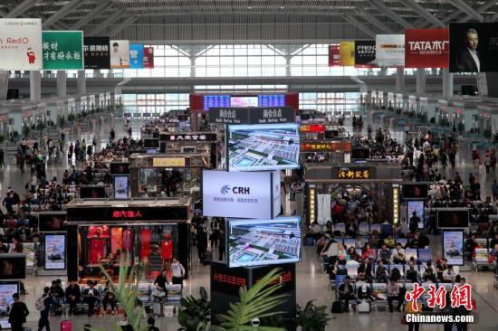 国庆假期中国铁路预计发送旅客1.3亿人次