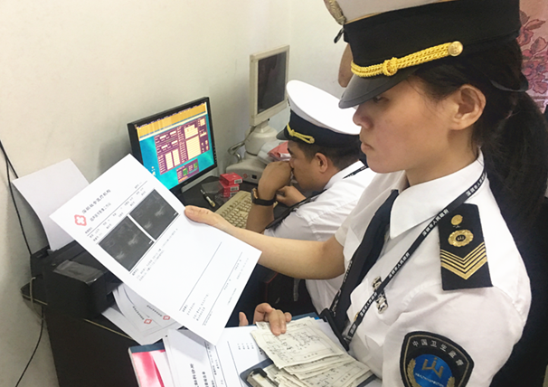 横岗一妇科诊所无证B超诊疗被罚