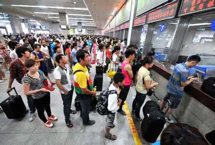 历史新高！2017年铁路暑运发送旅客突破5.9亿人次 