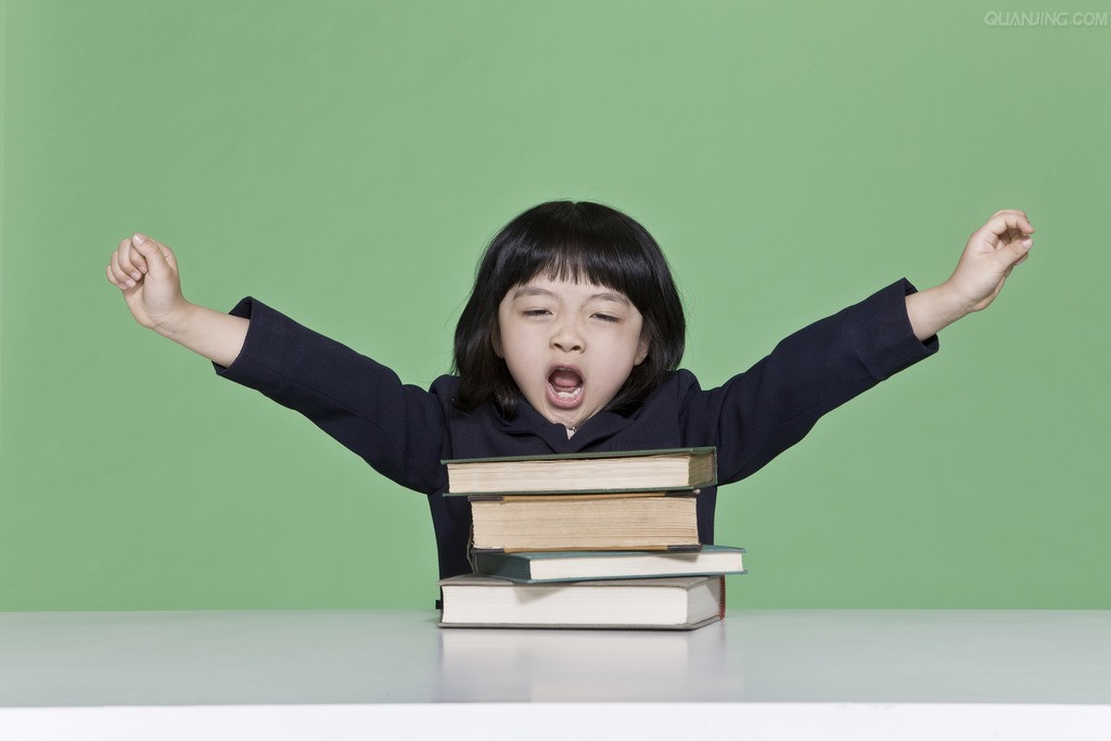 孩子调皮开学就遭退学？ 校方：担心孩子安全