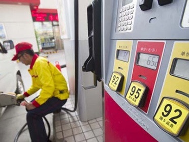 国内油价今日或年内第七次上涨 一箱油需多花3-5元
