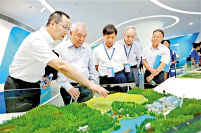 8位院士聚宝安 出谋问诊谈合作