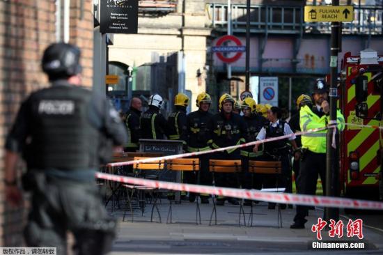 伦敦地铁起火爆炸事件致数人伤 警方定性为恐袭