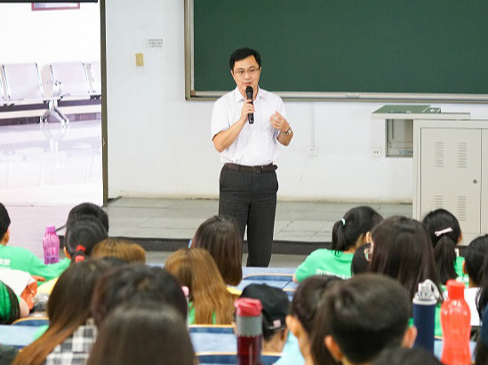 专家声音：建设开放包容理性创新的“深圳学派”