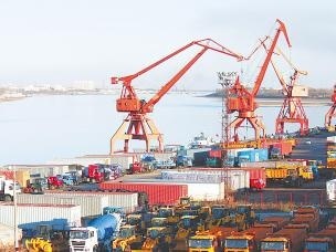 “机器代人”：深圳海关陆海货运查验时间缩短近半