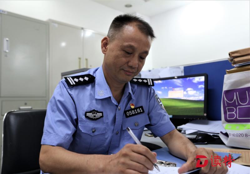 黄少平：侦办案件总不知疲倦
