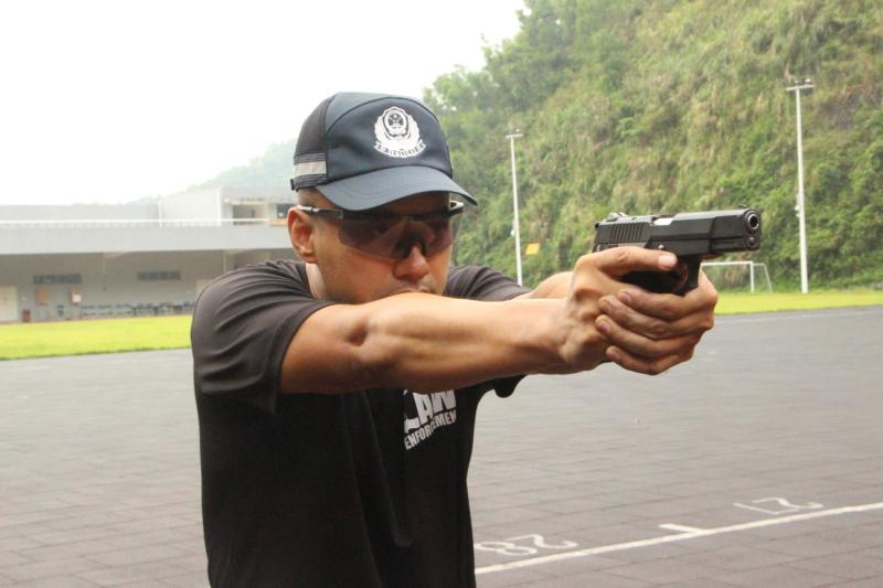 朱青：勤学苦练的特警神枪手
