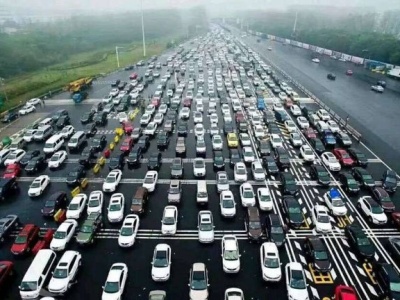 假期第三天，深圳多个景区车辆饱和，返程车辆开始增多
