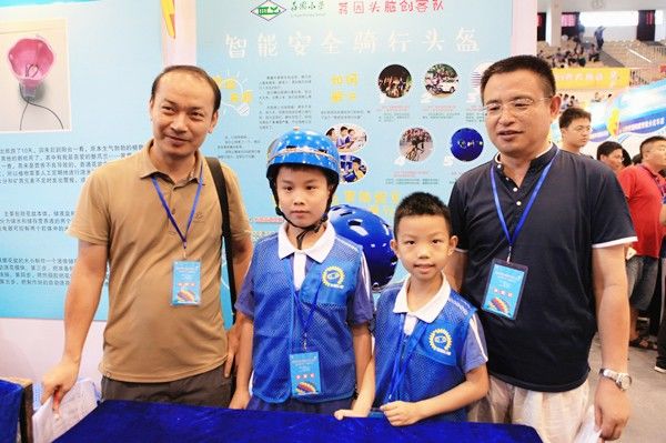 福田小学生研发出一键呼救骑行头盔 获创客比赛头奖