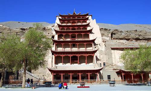 全国百余景区变淡季票价 莫高窟、布达拉宫直降5成
