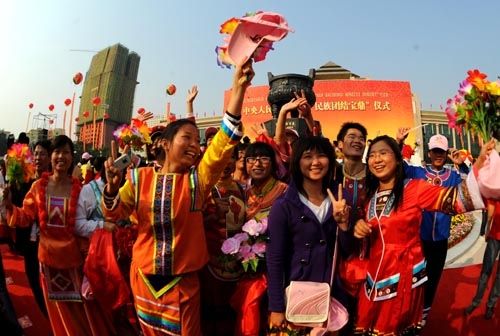 守望相助 让民族团结之花常开长盛 
