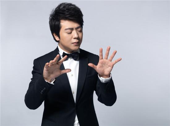 不顾左臂发炎 郎朗十年后再为音乐厅弹响“生日歌”