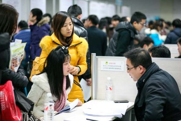 人民日报民生三问：就业质量和收入水平如何提高