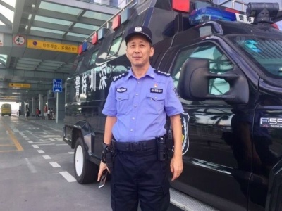 深圳机场老民警“火眼金睛” 查获一在逃犯罪嫌疑人