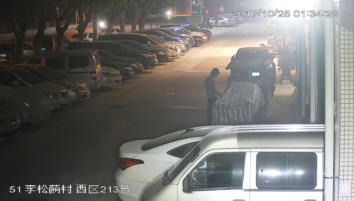 深夜路边三轮车突然着火，竟和一名醉汉有关……