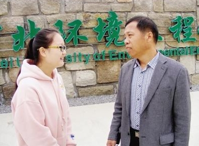 父女考上同一大学同一专业 女儿：他是最好的榜样