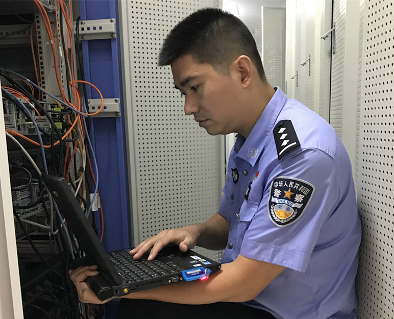 罗绵耿：在键盘和鼠标上行走的网警尖兵