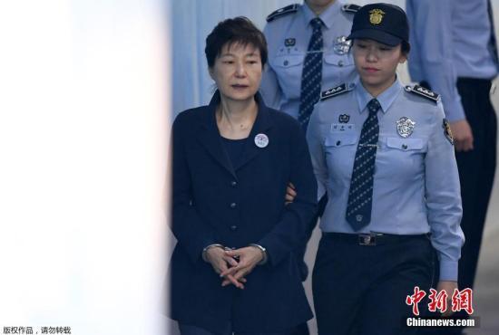对事不对人？朴槿惠被延长拘押引韩政界司法界热议
