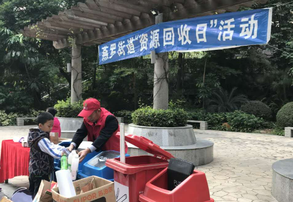 践行低碳环保!燕罗义工周末持续开展垃圾分类宣传活动
