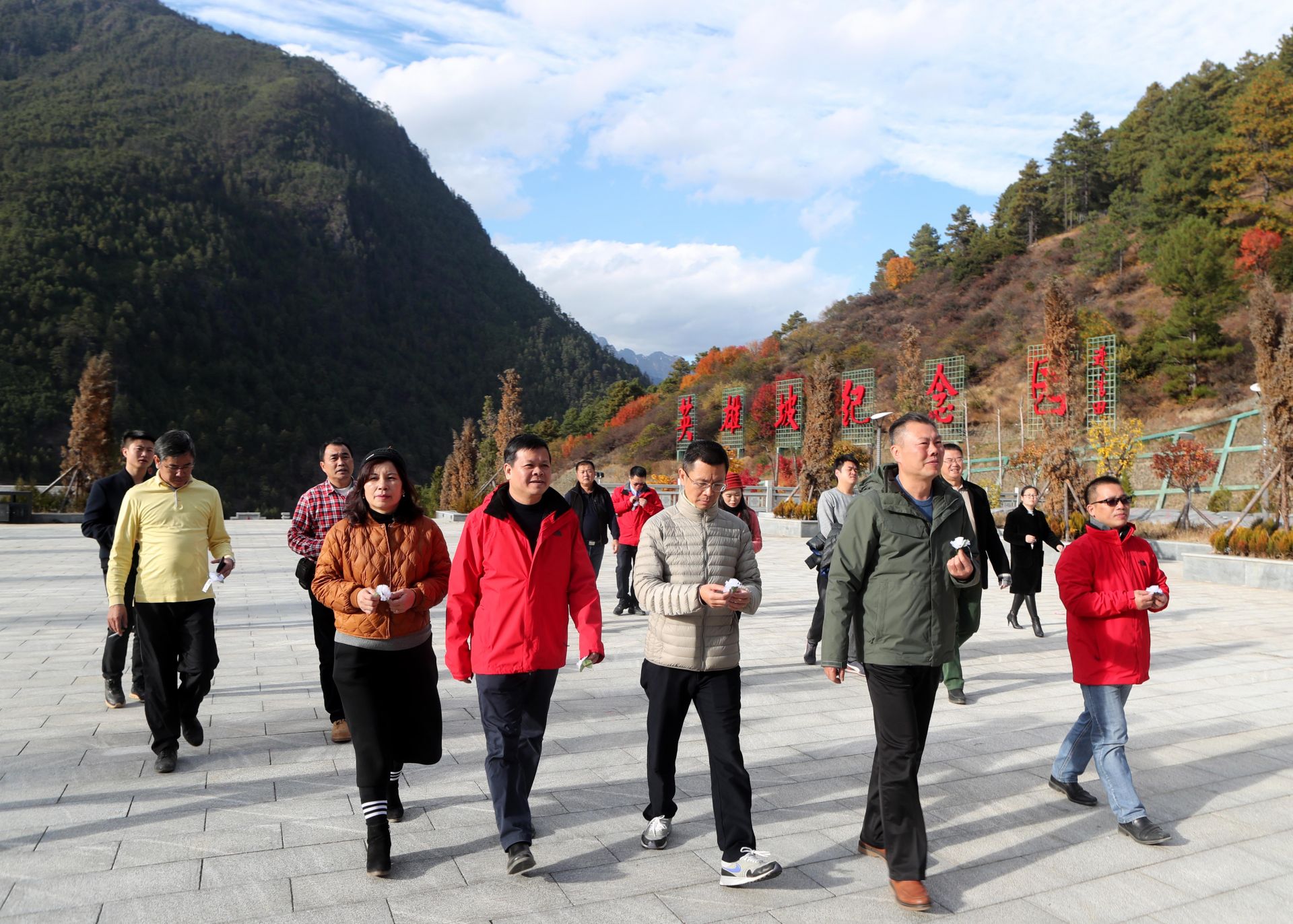 宝安区统战部组团赴西藏察隅开展爱国主义教育