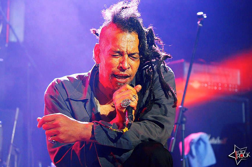 “Faith No More”主唱去世，疑因吸食海洛因过量